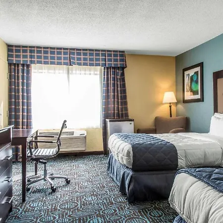 Regency Inn & Suites New London Mystic Exterior photo