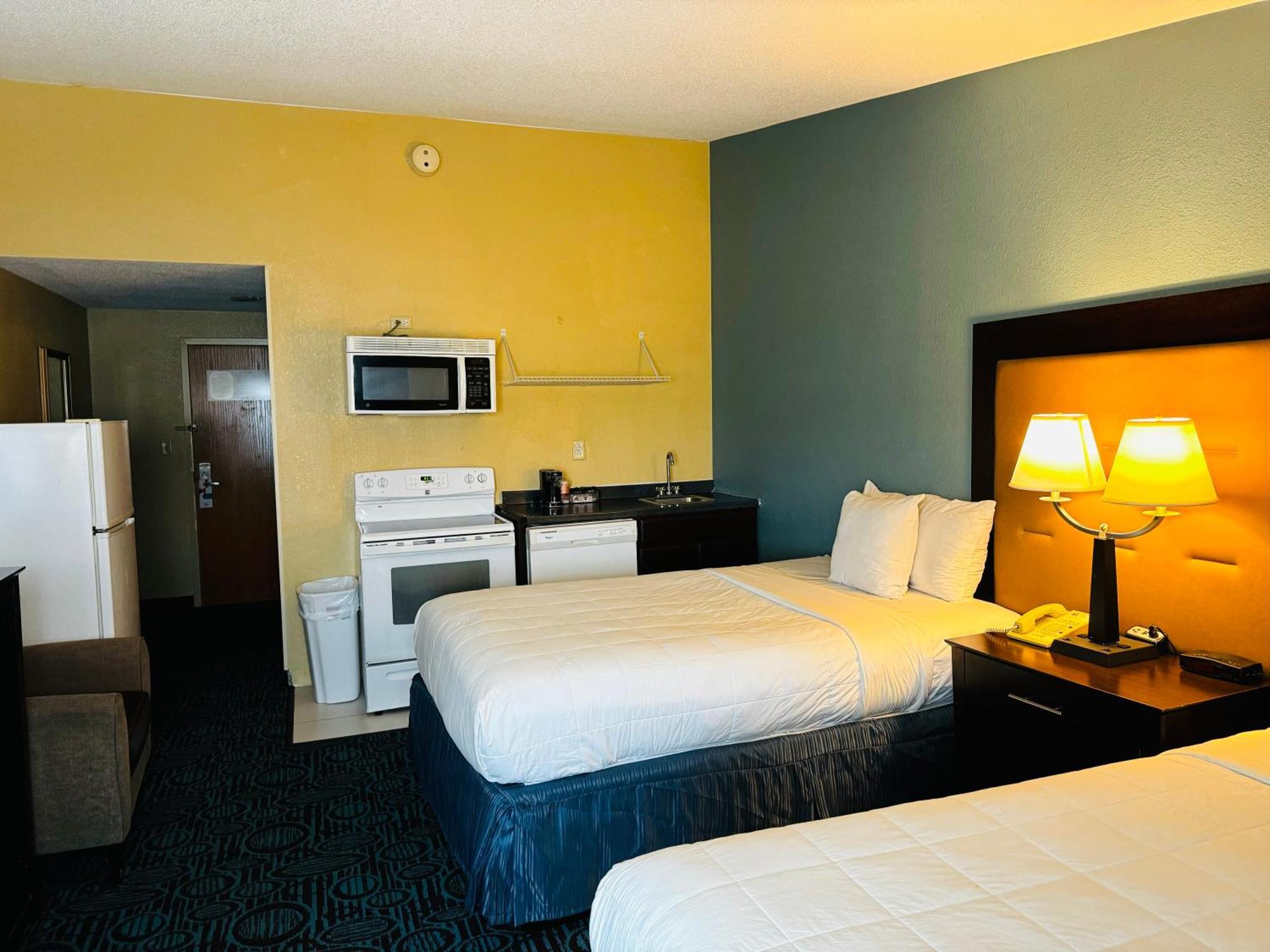 Regency & Mystic 3* New London