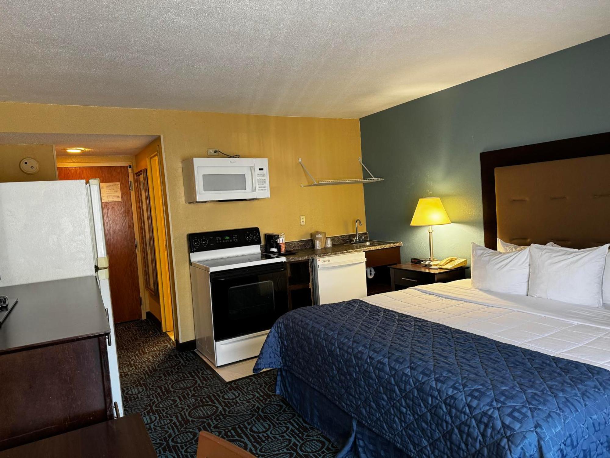 Hotel Regency & Mystic New London