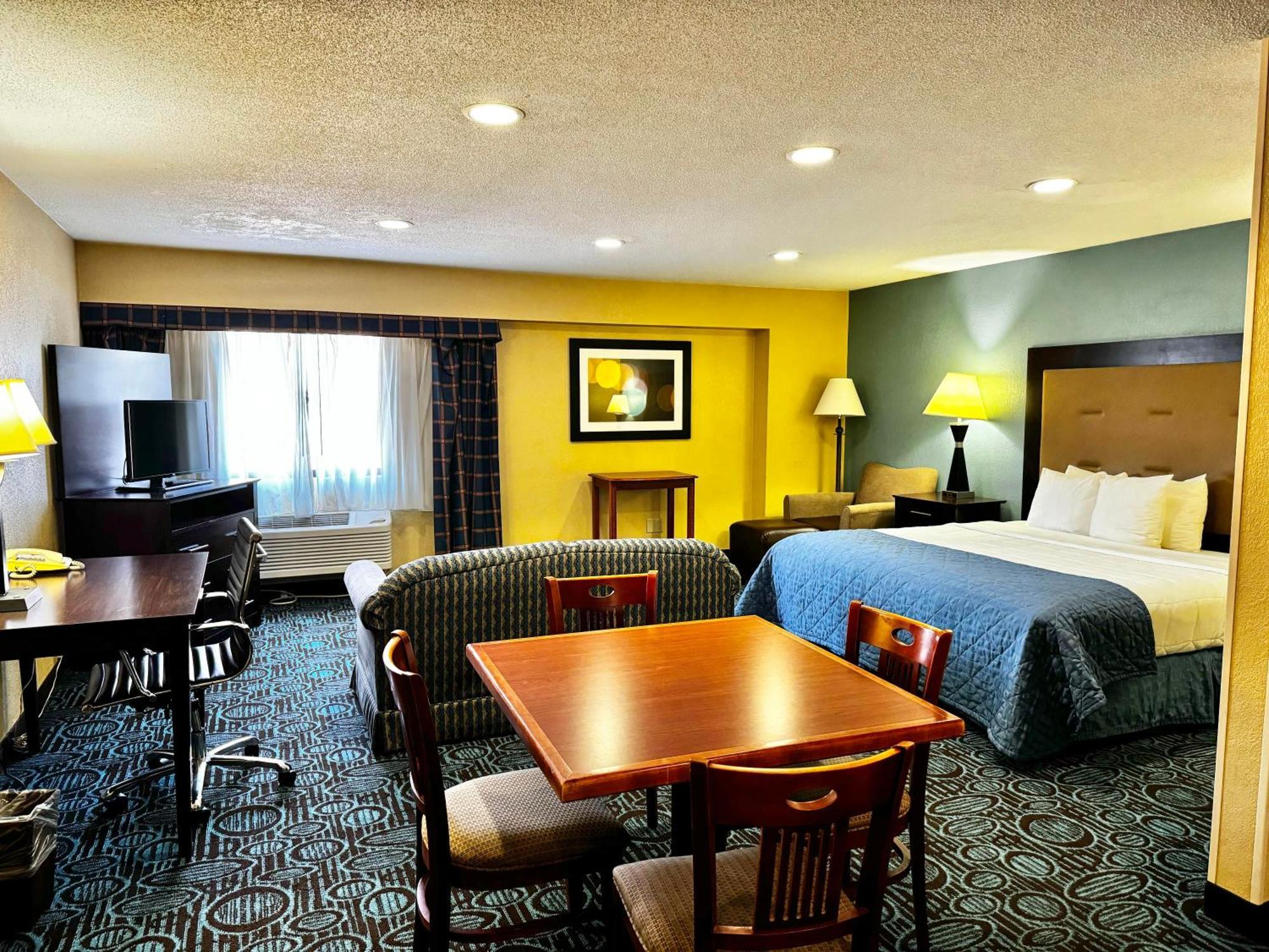 Hotel Regency & Mystic New London